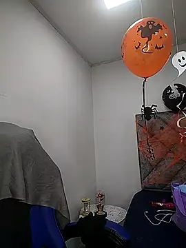 Shantey Laurent online show from October 29, 2025, 1:46 pm