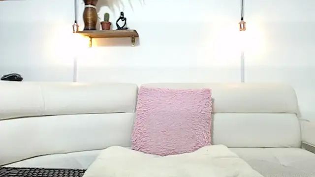 estivii online show from March 3, 2026, 3:56 am