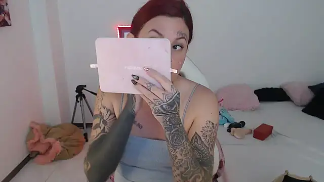 Snapshot of Maddy_Vicius19 chatting on October 12, 2025, 8:08 pm Maddy Vicius19 online show from October 12, 2025, 8:08 pm