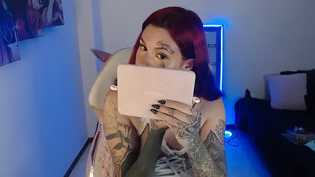 Snapshot of Maddy_Vicius19 chatting on November 18, 2025, 9:08 pm Maddy Vicius19 online show from November 18, 2025, 9:08 pm