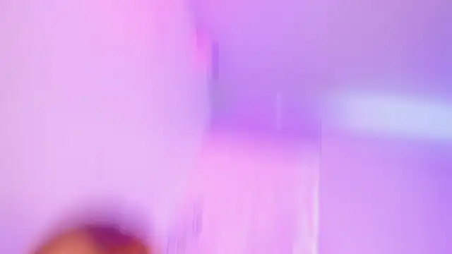 Issa Moon  online show from September 9, 2025, 3:11 pm