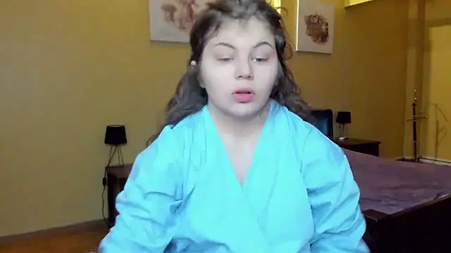 Lilly Jess online show from November 17, 2025, 8:14 pm