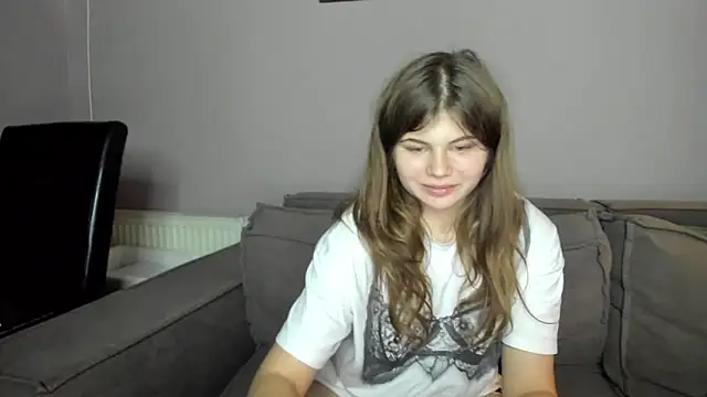 Lilly Jess online show from November 18, 2025, 6:45 pm