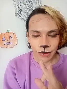 Snapshot of kittymutant99 chatting on October 31, 2025, 6:20 pm kittymutant99 online show from October 31, 2025, 6:20 pm