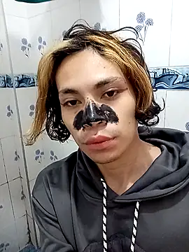 Snapshot of kittymutant99 chatting on November 19, 2025, 5:57 pm kittymutant99 online show from November 19, 2025, 5:57 pm