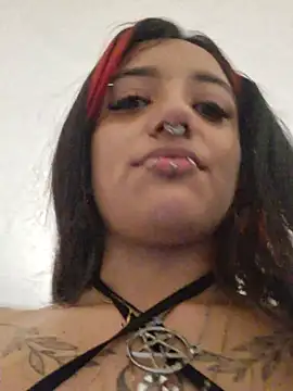 carolinerue online show from May 16, 2026, 2:19 am