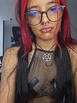 carolinerue online show from June 27, 2026, 10:04 pm