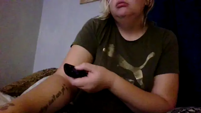 Snapshot of Gabbygade chatting on September 15, 2025, 2:44 am Gabbygade online show from September 15, 2025, 2:44 am