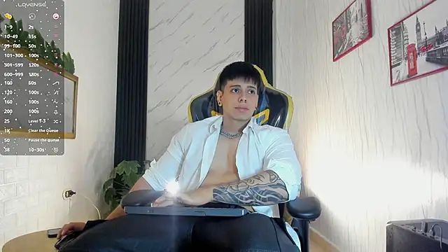 Snapshot of xKevyn chatting on October 26, 2025, 12:33 pm xKevyn online show from October 26, 2025, 12:33 pm