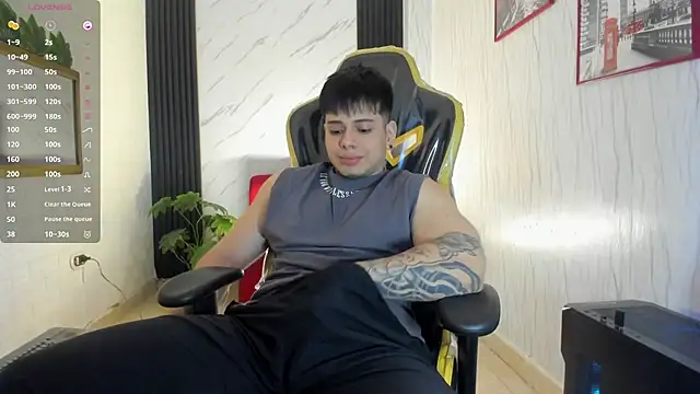 Snapshot of xKevyn chatting on November 13, 2025, 12:37 pm xKevyn online show from November 13, 2025, 12:37 pm