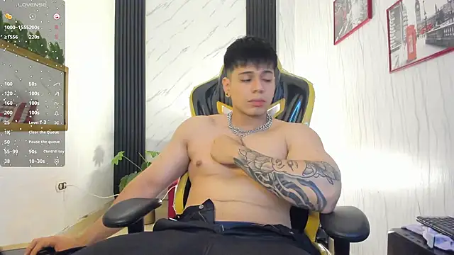 Snapshot of xKevyn chatting on December 2, 2025, 12:21 pm xKevyn online show from December 2, 2025, 12:21 pm