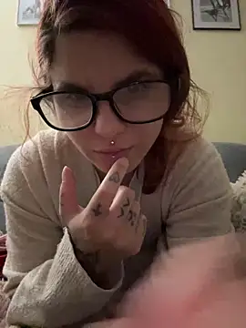 Snapshot of Brutecia2002 chatting on December 13, 2025, 7:53 pm Brutecia2002 online show from December 13, 2025, 7:53 pm