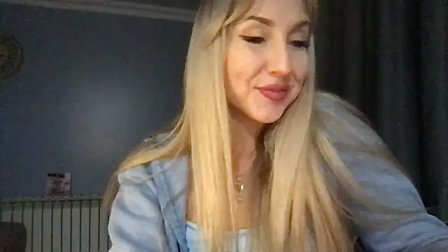 Snapshot of Pyrelissa chatting on December 13, 2025, 7:53 pm Pyrelissa online show from December 13, 2025, 7:53 pm