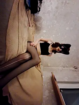 Snapshot of SecretIna chatting on November 5, 2025, 8:53 pm SecretIna online show from November 5, 2025, 8:53 pm