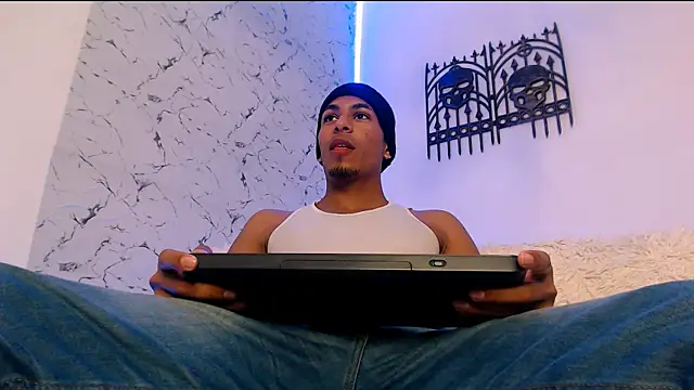 Snapshot of lorian_vikel chatting on October 19, 2025, 10:21 pm lorian vikel online show from October 19, 2025, 10:21 pm