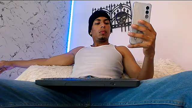 Snapshot of lorian_vikel chatting on October 21, 2025, 9:26 pm lorian vikel online show from October 21, 2025, 9:26 pm