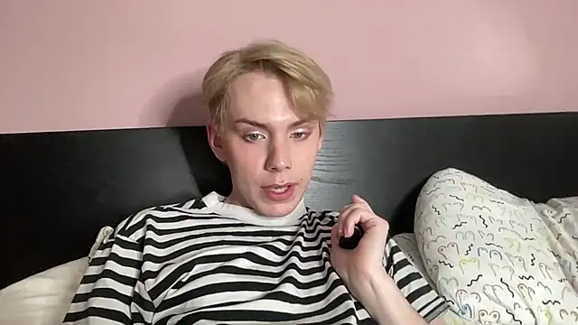 scottishtwink01 online show from September 29, 2025, 8:02 pm