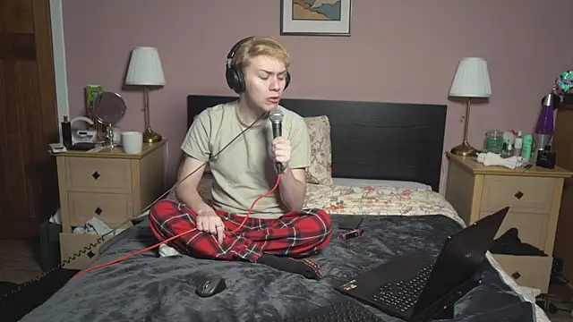 Snapshot of scottishtwink01 chatting on January 9, 2026, 1:47 pm scottishtwink01 online show from January 9, 2026, 1:47 pm