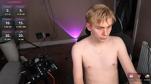 Snapshot of scottishtwink01 chatting on July 14, 2026, 11:43 pm scottishtwink01 online show from July 14, 2026, 11:43 pm