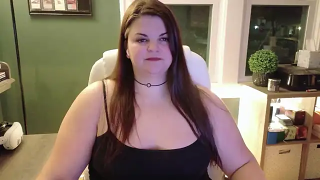 PlayWithBrittany online show from December 2, 2025, 11:00 pm