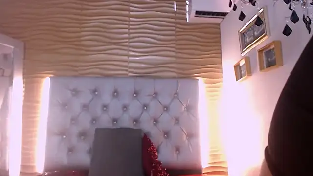 ValeryBerri online show from November 27, 2025, 7:38 pm