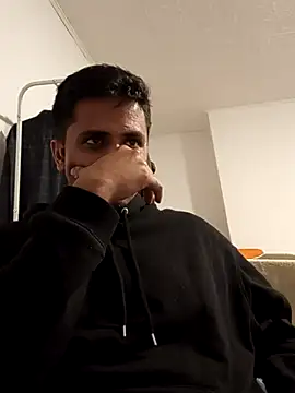 eyepach96 online show from September 26, 2025, 9:41 pm