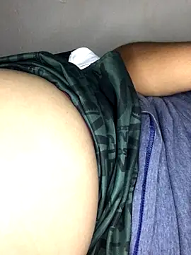 luzmelzinha online show from September 30, 2025, 11:32 pm