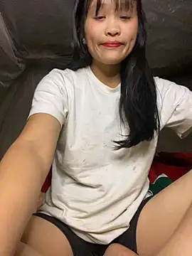Snapshot of mika-bae chatting on September 30, 2025, 9:58 am mika-bae online show from September 30, 2025, 9:58 am