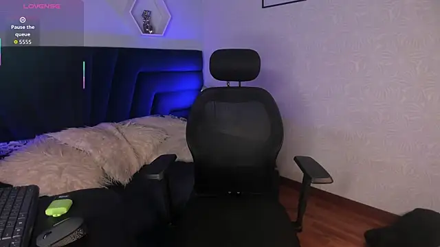 artemis nyx online show from November 13, 2025, 8:30 pm