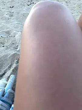 Snapshot of carynn chatting on October 26, 2025, 9:21 pm carynn online show from October 26, 2025, 9:21 pm