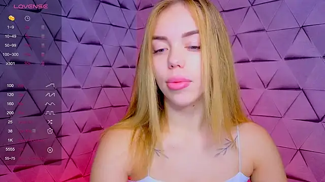SofieSin online show from October 4, 2025, 1:25 am