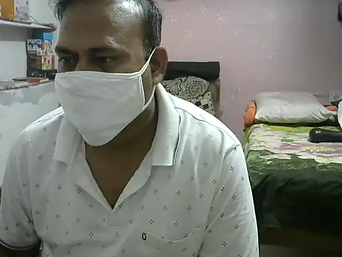 Famit025 online show from February 14, 2026, 5:32 pm