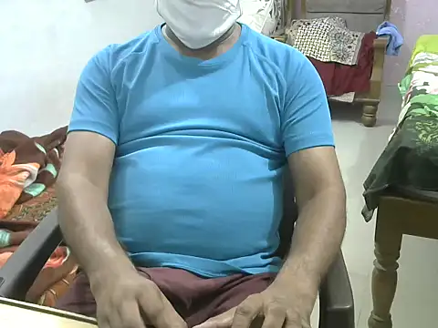 Famit025 online show from April 14, 2026, 5:30 pm