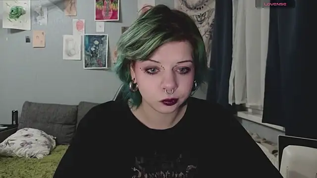 Snapshot of Alice_Zev chatting on October 3, 2025, 7:11 pm Alice Zev online show from October 3, 2025, 7:11 pm