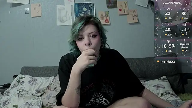 Snapshot of Alice_Zev chatting on October 12, 2025, 5:12 pm Alice Zev online show from October 12, 2025, 5:12 pm