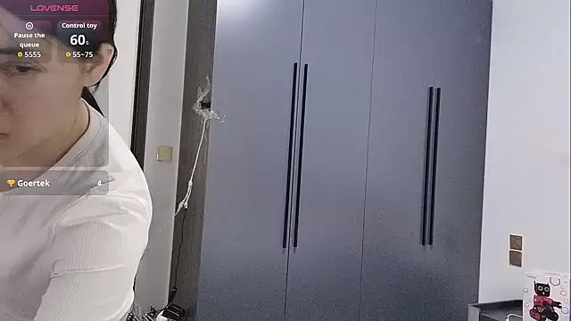 luckckcj online show from October 3, 2025, 8:33 am