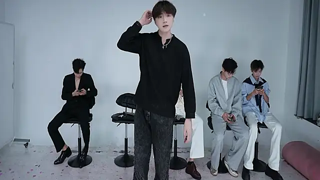 JL-sweetbaby1 online show from October 8, 2025, 1:09 pm