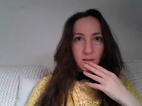 Valessya online show from May 5, 2026, 2:36 pm