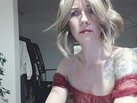 Snapshot of MadMadelin chatting on September 22, 2025, 1:07 am MadMadelin online show from September 22, 2025, 1:07 am