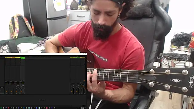 Snapshot of Stringin69 chatting on June 11, 2026, 1:31 pm Stringin69 online show from June 11, 2026, 1:31 pm