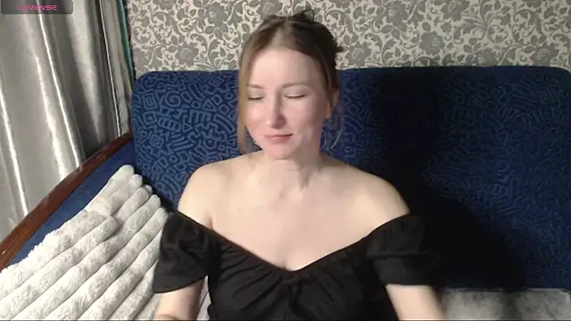 Snapshot of LesanaMagic chatting on October 14, 2025, 8:53 pm LesanaMagic online show from October 14, 2025, 8:53 pm