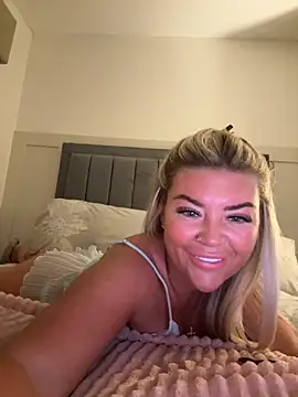 EmilyKingg online show from September 10, 2025, 8:42 pm