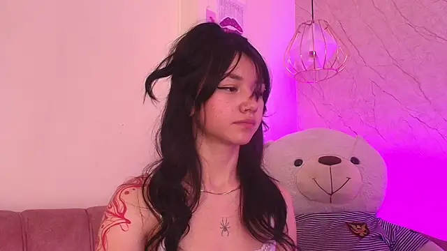 Snapshot of april_bennett chatting on November 12, 2025, 5:02 pm april bennett online show from November 12, 2025, 5:02 pm