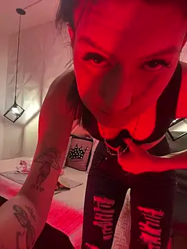 Caroline daring online show from May 9, 2026, 9:14 am