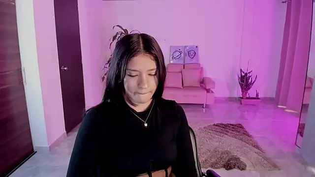 Snapshot of Candy_fox_19 chatting on December 19, 2025, 12:45 pm Candy fox 19 online show from December 19, 2025, 12:45 pm