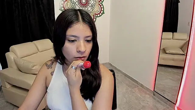 Snapshot of Candy_fox_19 chatting on February 20, 2026, 4:40 pm Candy fox 19 online show from February 20, 2026, 4:40 pm