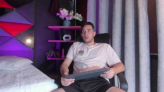 Snapshot of matti_de_lucaa chatting on September 9, 2025, 6:40 pm matti de lucaa online show from September 9, 2025, 6:40 pm