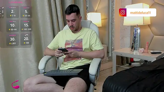 Snapshot of matti_de_lucaa chatting on October 6, 2025, 5:32 pm matti de lucaa online show from October 6, 2025, 5:32 pm