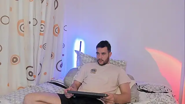 Snapshot of matti_de_lucaa chatting on December 17, 2025, 1:44 am matti de lucaa online show from December 17, 2025, 1:44 am