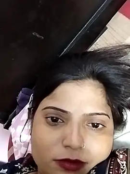 Hot-Pooja25 online show from May 4, 2026, 5:53 pm